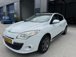 Wit Gebruikt 2011 Renault Mégane III Dynamique Hatchback | € 4.950 (Eerlijke prijs)