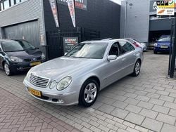 Grijs Gebruikt 2004 Mercedes E240 Elegance Sedan | € 4.999 (Eerlijke prijs)