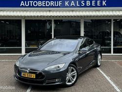 Grijs Gebruikt 2015 Tesla Model S Hatchback | € 21.999 (Eerlijke prijs)