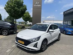 Wit Gebruikt 2024 Hyundai i20 Comfort Hatchback | € 22.995 (Eerlijke prijs)