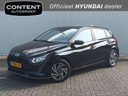 Phantom black (zwart metallic) Gebruikt 2024 Hyundai i20 Comfort Hatchback | € 19.440 (Iets duurder)