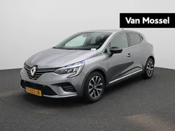 Grijs Gebruikt 2023 Renault Clio V Techno Hatchback | € 18.935 (Iets duurder)