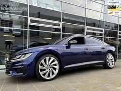 Blauw Gebruikt 2018 VW Arteon R-line Hatchback | € 19.950 (Eerlijke prijs)