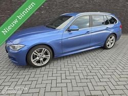 Blauw Gebruikt 2014 BMW 330 Executive Stationwagen | € 11.750