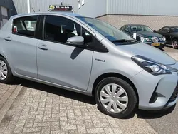 Grijs Gebruikt 2019 Toyota Yaris Active Hatchback | € 10.950 (Goede deal)