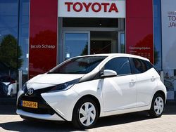 Wit Gebruikt 2014 Toyota Aygo X-play Hatchback | € 7.999 (Iets duurder)