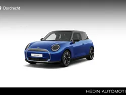 Zilver Nieuw 2024 Mini Cooper Favoured Hatchback | € 35.977 (Super prijs)