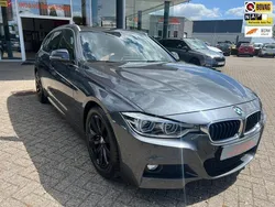 Grijs Gebruikt 2017 BMW 320 Executive Stationwagen | € 19.940 (Eerlijke prijs)
