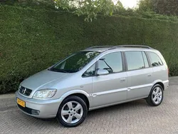 Grijs Gebruikt 2004 Opel Zafira MPV | € 3.000 (Iets duurder)