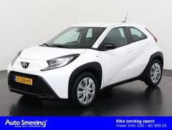Wit Gebruikt 2024 Toyota Aygo Play Hatchback | € 16.945 (Goede deal)
