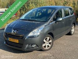 Grijs Gebruikt 2011 Peugeot 5008 MPV | € 1.300
