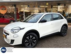 Wit Nieuw 2025 Fiat 600E Red SUV | € 27.400 (Super prijs)