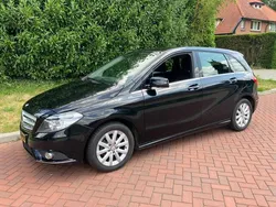 Zwart Gebruikt 2012 Mercedes B180 MPV | € 5.950 (Eerlijke prijs)