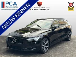 Zwart, metallic lak Gebruikt 2021 Volvo V60 R-Design Stationwagen | € 27.450 (Super prijs)