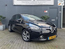 Zwart Gebruikt 2014 Renault Clio IV Night&Day Hatchback | € 5.995 (Eerlijke prijs)