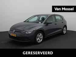 Grijs Gebruikt 2022 VW Golf VIII Life Hatchback | € 18.900 (Goede deal)