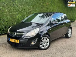 Zwart Gebruikt 2012 Opel Corsa Color Edition Hatchback | € 5.500 (Iets duurder)