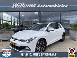 Wit Gebruikt 2021 VW Golf VIII Style Hatchback | € 21.350 (Goede deal)