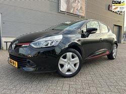 Zwart Gebruikt 2015 Renault Clio IV Hatchback | € 6.495 (Eerlijke prijs)