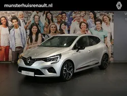 Grijs Gebruikt 2022 Renault Clio V Techno Hatchback | € 16.950 (Eerlijke prijs)