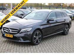 Grijs (metallic) Gebruikt 2020 Mercedes C300 Advantage Stationwagen | € 26.900 (Goede deal)