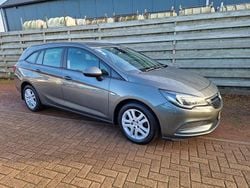 Grijs Gebruikt 2018 Opel Astra Edition Stationwagen | € 7.950 (Goede deal)