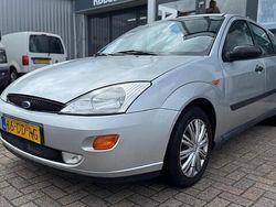 Grijs Gebruikt 1999 Ford Focus Ghia | € 799 (Eerlijke prijs)