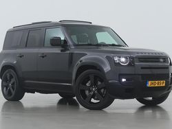 Grijs Gebruikt 2024 Land Rover Defender Black Edition | € 94.700 (Goede deal)