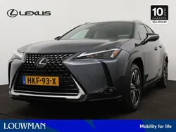 Grijs, metallic lak Gebruikt 2024 Lexus UX Executive Line SUV | € 48.950 (Iets duurder)