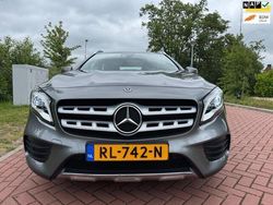 Grijs Gebruikt 2018 Mercedes GLA200 Business SUV | € 22.950 (Eerlijke prijs)