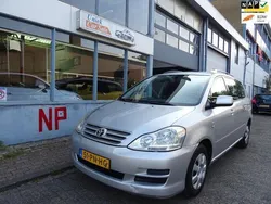 Grijs Gebruikt 2004 Toyota Avensis Verso Luna MPV | € 3.950