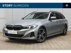 Skyscraper grey Gebruikt 2024 BMW 320e Shadowline Stationwagen | € 41.950 (Goede deal)