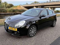 Zwart Gebruikt 2013 Alfa Romeo Giulietta Distinctive Hatchback | € 8.500 (Eerlijke prijs)