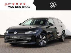 Zwart Gebruikt 2024 VW Passat Business Stationwagen | € 35.900 (Goede deal)