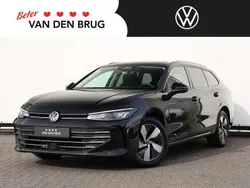 Zwart Gebruikt 2024 VW Passat Business Stationwagen | € 36.900 (Eerlijke prijs)