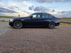 Zwart Gebruikt 2005 BMW 325 Sedan | € 5.950 (Eerlijke prijs)
