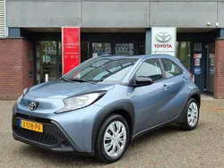 Grijs Gebruikt 2024 Toyota Aygo Play Hatchback | € 18.339 (Eerlijke prijs)
