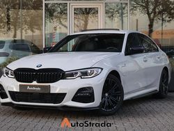 Wit Gebruikt 2020 BMW 330e M Sport Sedan | € 33.800 (Eerlijke prijs)