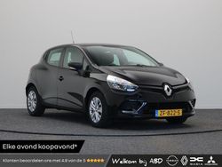 Zwart Gebruikt 2019 Renault Clio IV Life Hatchback | € 9.945 (Eerlijke prijs)