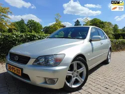 Grijs Gebruikt 2004 Lexus IS200 Executive Line Sedan | € 5.950 (Eerlijke prijs)