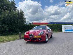 Rood Gebruikt 2012 Alfa Romeo Giulietta Business Hatchback | € 3.950 (Eerlijke prijs)