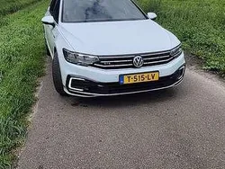 Wit Gebruikt 2020 VW Passat GTE Stationwagen | € 22.950 (Eerlijke prijs)