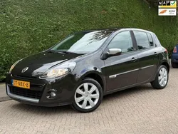 Zwart Gebruikt 2010 Renault Clio II Hatchback | € 4.000 (Iets duurder)