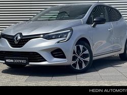 Grijs Gebruikt 2023 Renault Clio V Evolution Hatchback | € 13.440 (Eerlijke prijs)