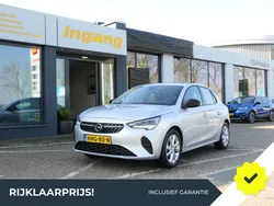 Grijs, metallic lak Gebruikt 2023 Opel Corsa Edition Hatchback | € 15.990 (Goede deal)