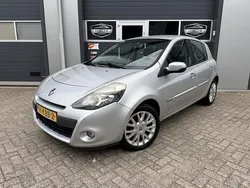Grijs Gebruikt 2009 Renault Clio II Dynamique Hatchback | € 8.245