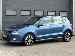 Blauw Gebruikt 2016 VW Polo Edition Hatchback | € 7.445 (Eerlijke prijs)