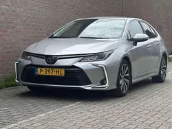 Grijs Gebruikt 2022 Toyota Corolla Sedan | € 19.999 (Eerlijke prijs)