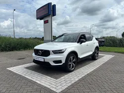 Wit Gebruikt 2022 Volvo XC40 R-Design SUV | € 37.940 (Eerlijke prijs)