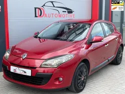 Rood Gebruikt 2009 Renault Mégane III Expression Hatchback | € 2.750 (Eerlijke prijs)